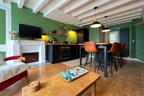 TV and multimedia, Living room, Dining area