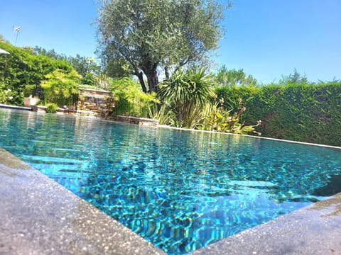 Villa in Biot Villa in Villeneuve-Loubet