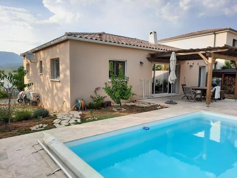 Property building, Patio, Day, Natural landscape, Mountain view, Pool view, Swimming pool, sunbed