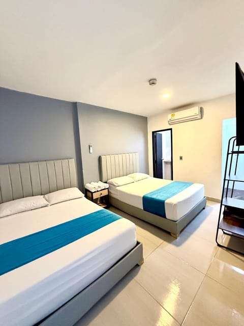Shower, Bathroom, TV and multimedia, towels, air conditioner