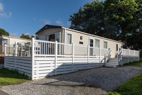 16 Lakeview, Pelham Retreat Campground/ 
RV Resort in Newquay