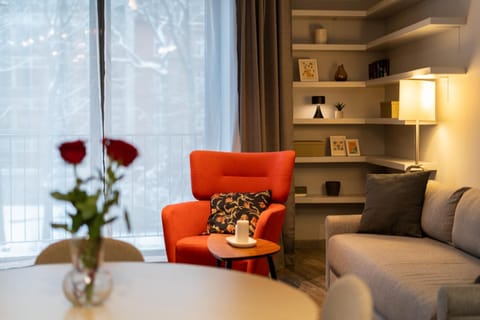 Living room, Seating area