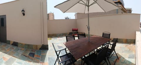 Property building, Patio, Balcony/Terrace, Balcony/Terrace, Dining area