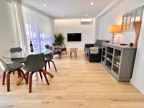 Communal lounge/ TV room, Dining area