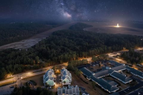 Night, Neighbourhood, Natural landscape, Bird's eye view, City view, Street view