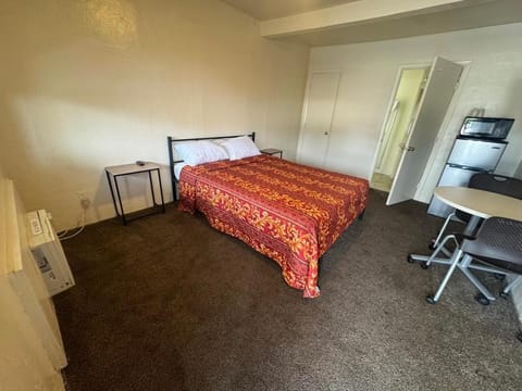 The Oaks Motel Hotel in Gilroy