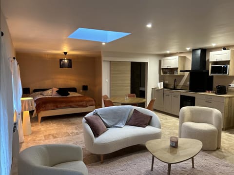 Kitchen or kitchenette, Living room