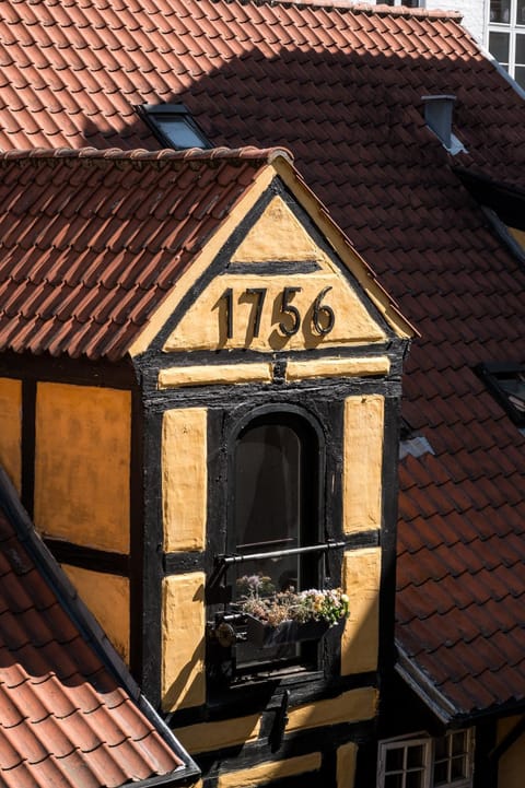 Property building, View (from property/room)