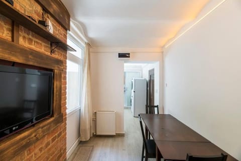 TV and multimedia, Living room, Dining area