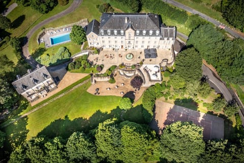 Natural landscape, Bird's eye view, Tennis court, Garden view, Swimming pool