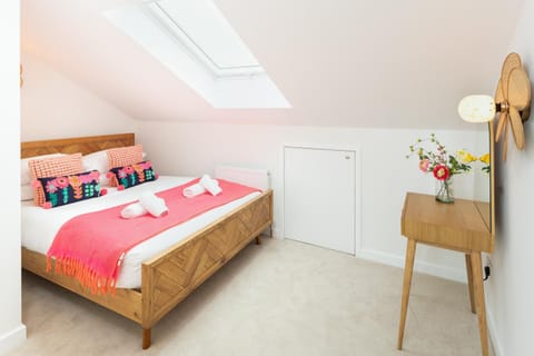 Family Friendly Sleeps 6 in Exmouth By The Sea House in Exmouth