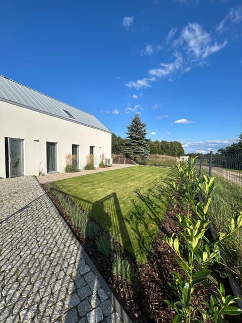 Property building, Day, Garden, Garden view