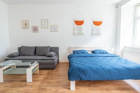 Bed, Living room, Photo of the whole room, Seating area, Bedroom