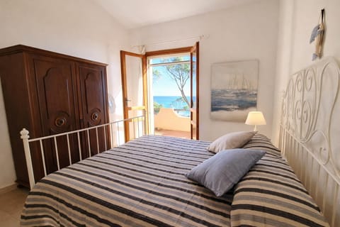 Villa Alex on the beach with sea view House in Sardinia