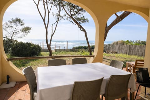 Villa Alex on the beach with sea view House in Sardinia