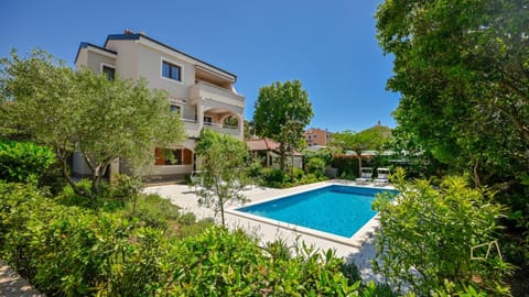 Property building, Swimming pool