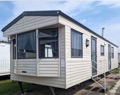 The Winchester golden gate towyn House in Towyn