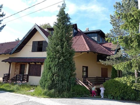 Šumska kuća Divčibare Apartment in Zlatibor District, Serbia