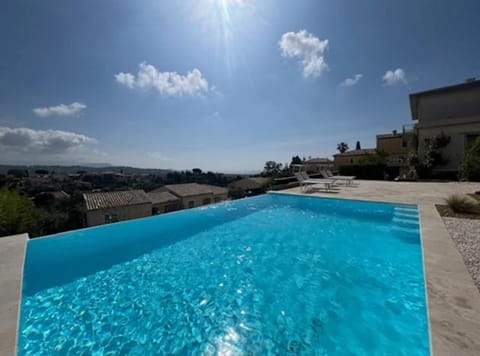 Natural landscape, Mountain view, Swimming pool, sunbed