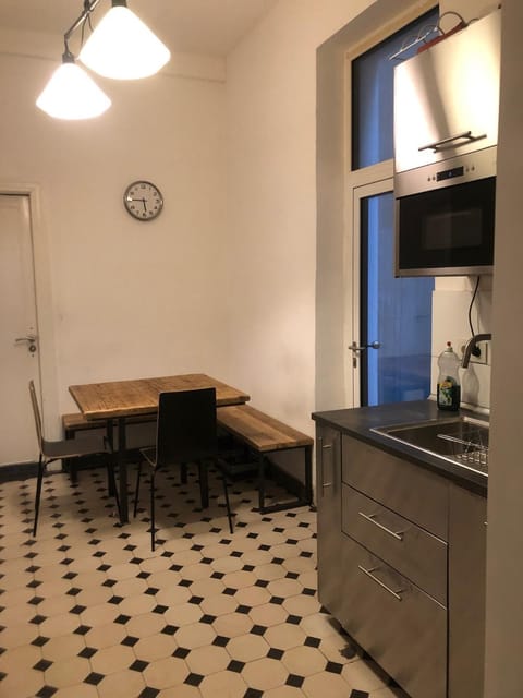 Dining area, oven, stove