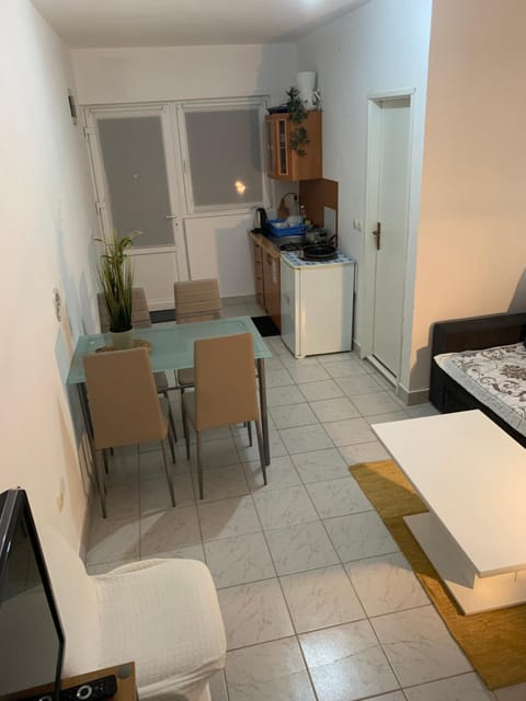 Apartments Gumla 1 Apartment hotel in Novalja