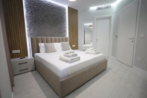 Bed, Photo of the whole room, Bedroom, towels, wardrobe