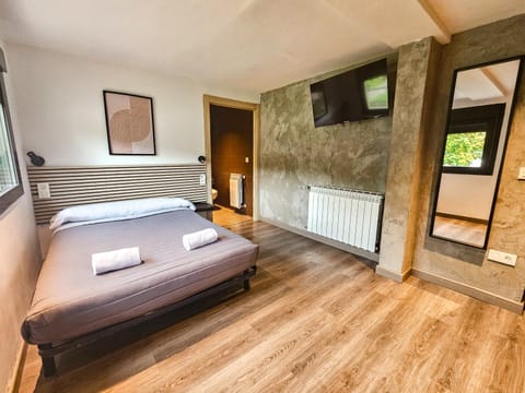 Restaurant/places to eat, Spring, Bed, Winter, Summer, TV and multimedia, Balcony/Terrace, Photo of the whole room, Bedroom, Autumn, group of guests, group of guests, Family, Family, Parking, heating, pet friendly, pet friendly, laundry, dryer