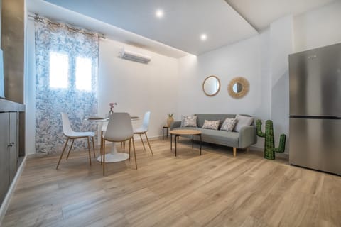 Living room, Seating area, Dining area, air conditioner