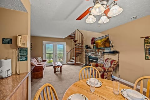 Rocky Top Oasis House in Pittman Center