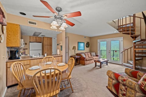 Rocky Top Oasis House in Pittman Center