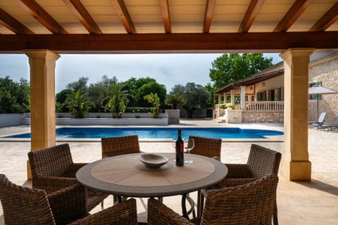 Patio, Dining area, Pool view, Swimming pool, sunbed