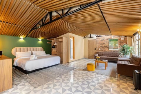Bed, Living room, Photo of the whole room, Seating area, Bedroom
