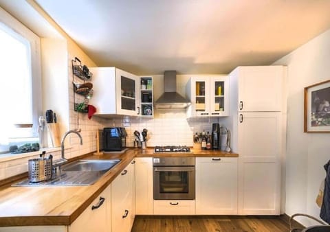 Kitchen or kitchenette, kitchen