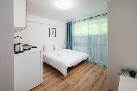 Bed, Kitchen or kitchenette, Photo of the whole room, Bedroom