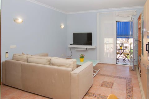 Communal lounge/ TV room, TV and multimedia, Living room, Seating area