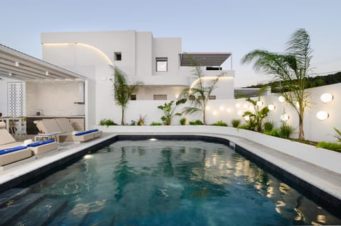 Property building, Pool view, Swimming pool, sunbed