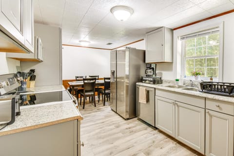 Seneca Vacation Rental with Grill Near Lake Hartwell House in Pickens County