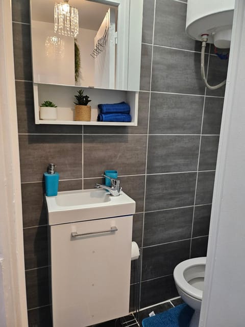 appartement calme à 10mn à pied de la villette Apartment in Pantin