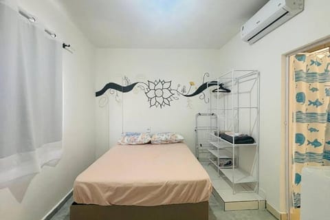 Bedroom, air conditioner