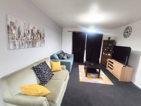 Golden Palace 2Bedroom House Apartment in North Shields