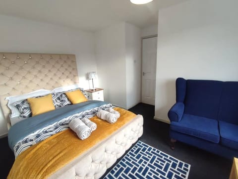 Golden Palace 2Bedroom House Apartment in North Shields