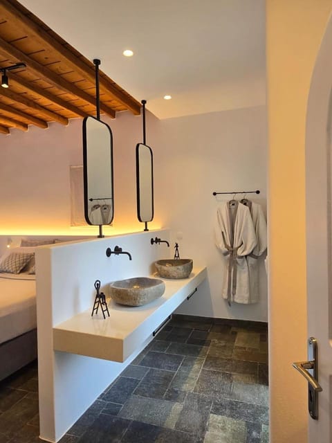Bathroom, Photo of the whole room, Bedroom