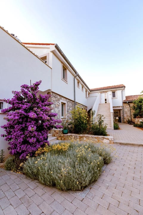 Property building, Garden