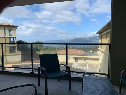 Appartement récent, tout confort , vue mer, plage à 5min Apartment in Propriano