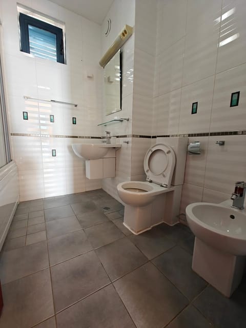 Shower, Bathroom, bidet