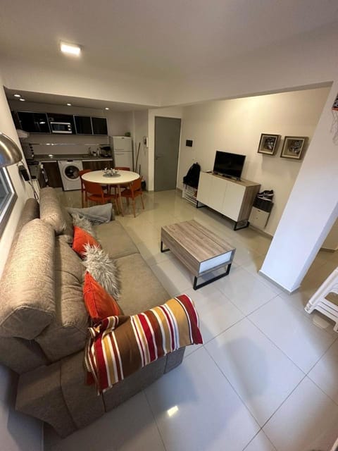 Communal lounge/ TV room, TV and multimedia, Kitchen or kitchenette, Living room, Seating area, Dining area, Evening entertainment