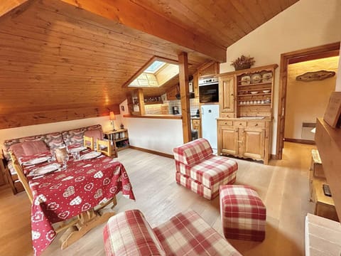Appartement cosy 2P+cabine, 6 couchages, proche télécabine Jaillet et centre, balcon Sud, garage privé - FR-1-597-176 Cabin in Combloux