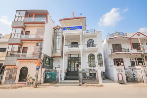 Property building, Facade/entrance