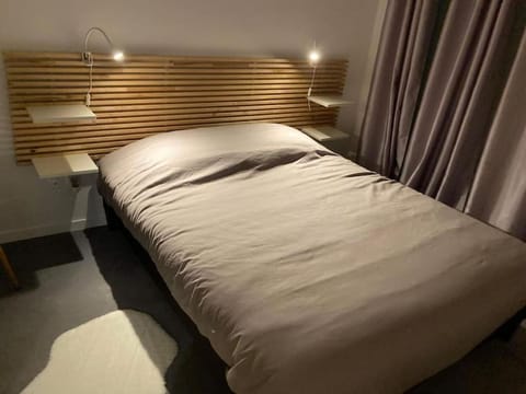 Appartement 3P Gare Terrasse et Parking privé Apartment in Île-de-France