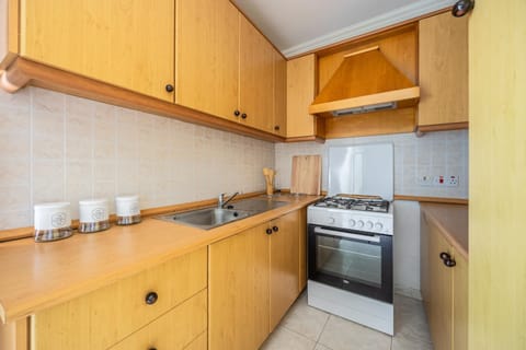 Seafront apartment with garage and breathtaking sunrise by SF HOMES Apartment in Saint Paul's Bay